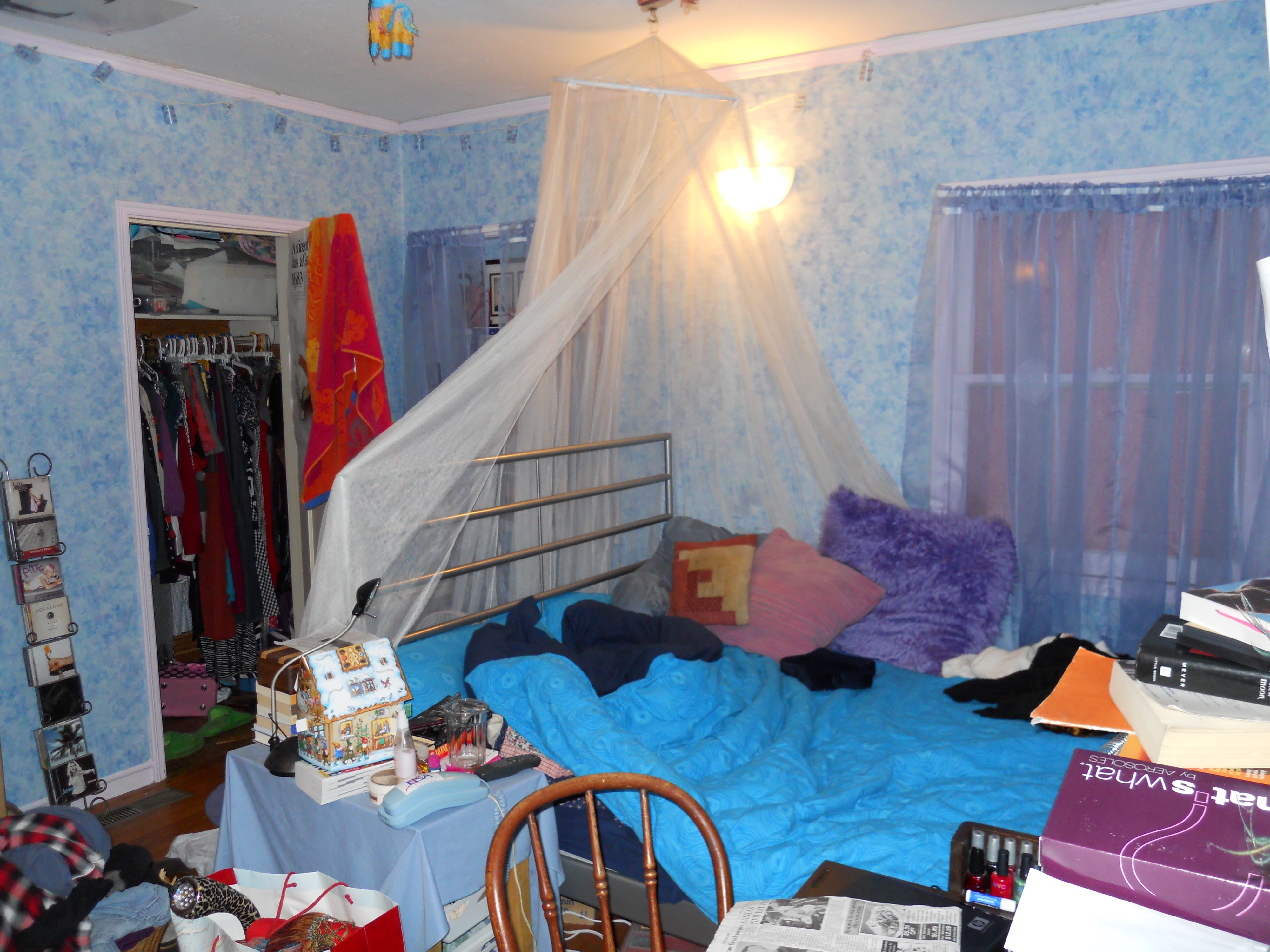 High School Bedroom | Land of Laurel