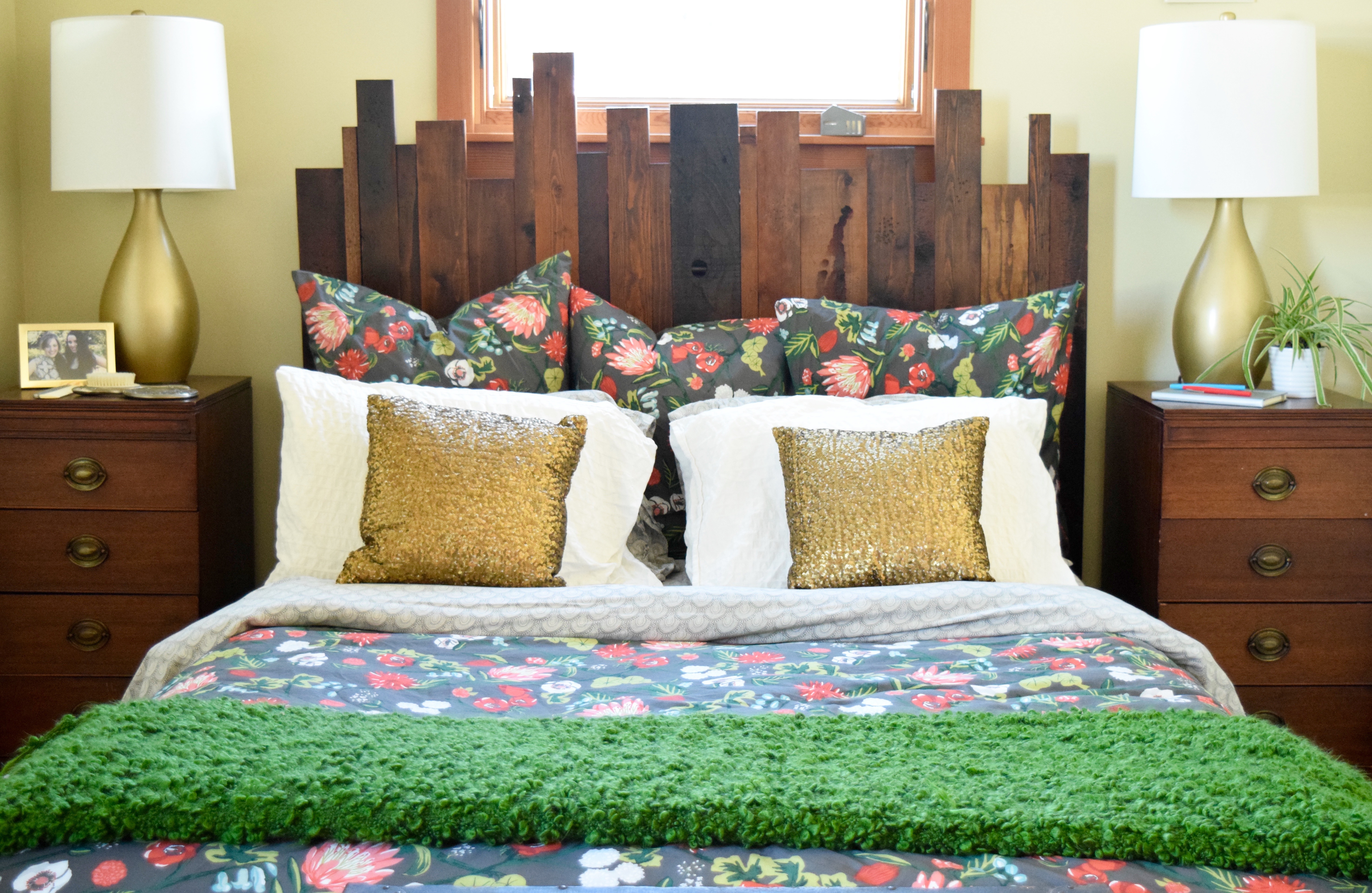 Gold Lamps | Land of Laurel