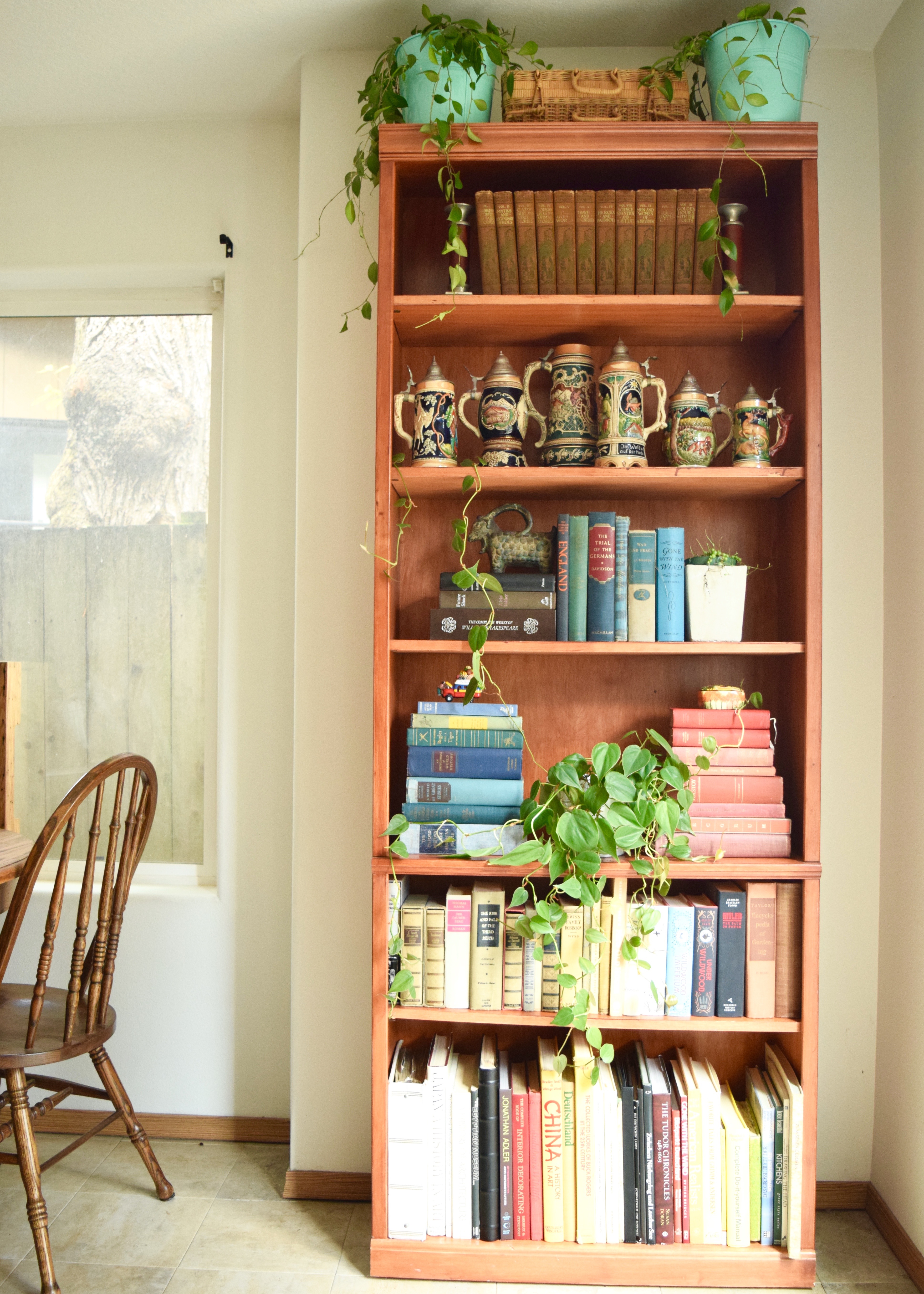 Bookshelf | Land of Laurel