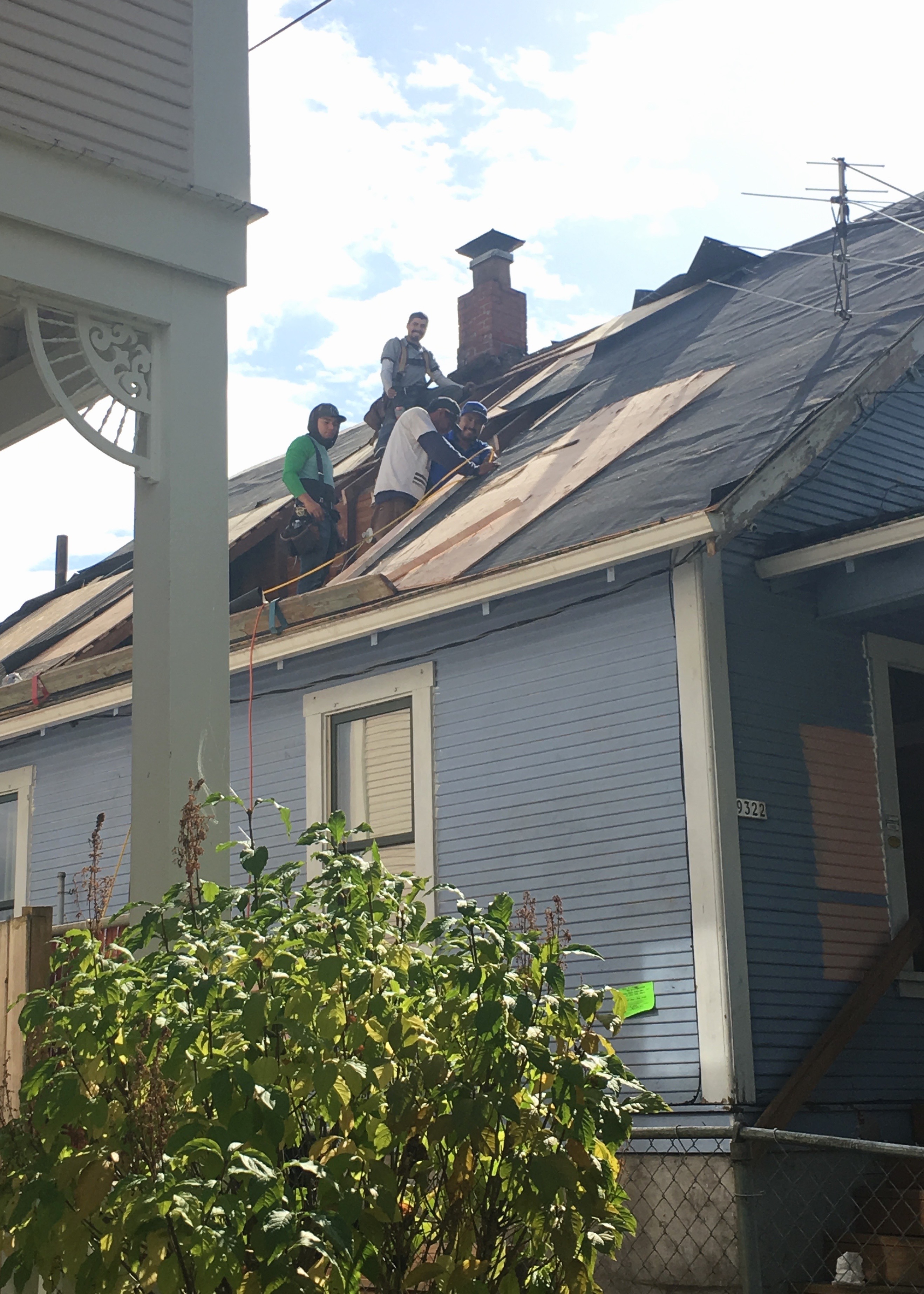 Berrybrier | Whole in the Roof