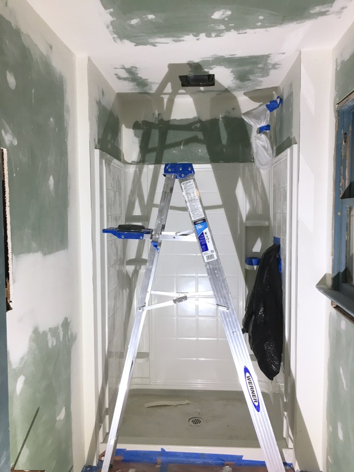 Berrybrier | Sanded Bathroom Drywall Mud